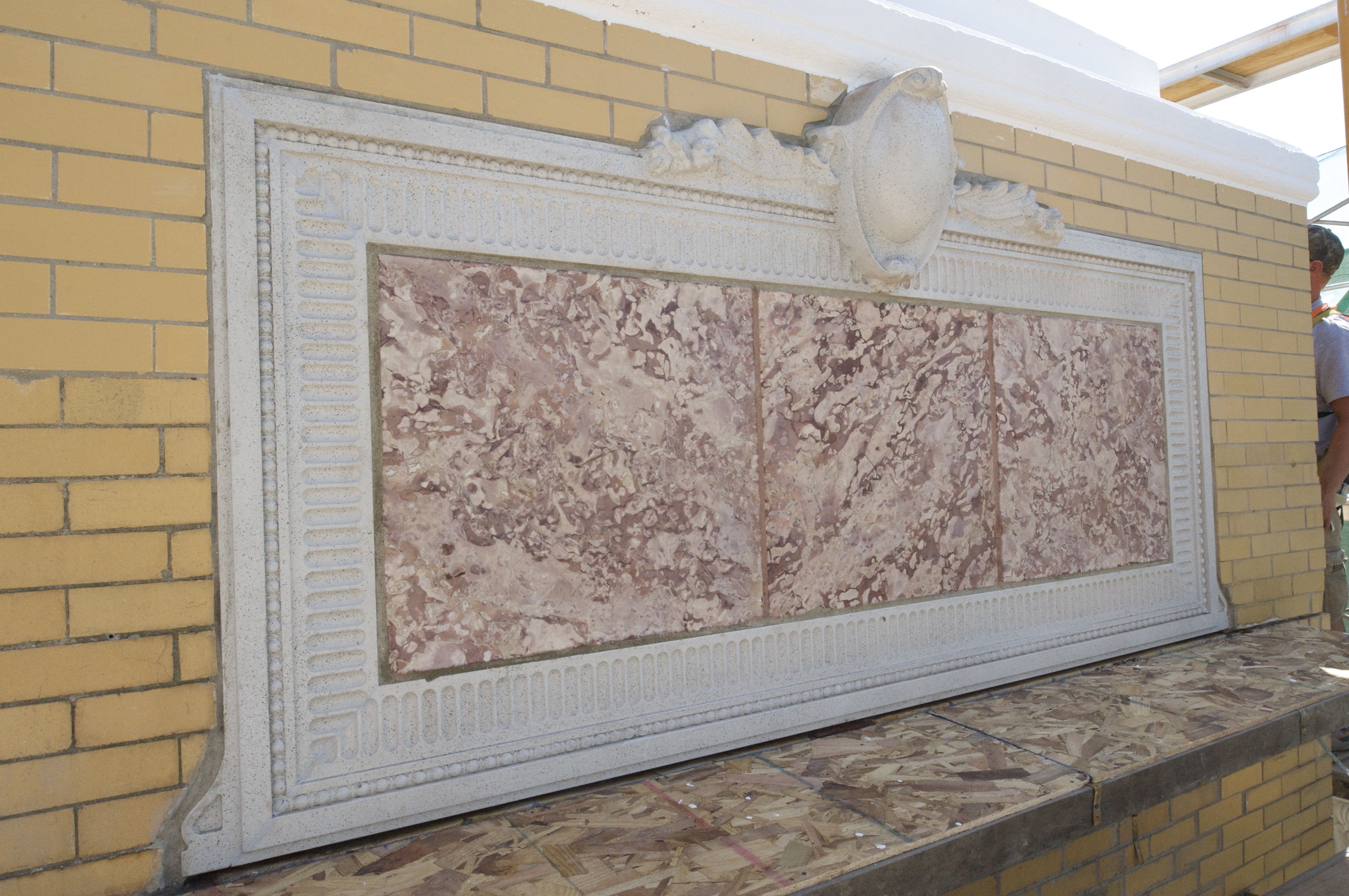 High Density Urethane Foam Architectural Frieze and Crest